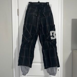 DC snowboarding pants